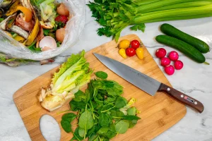 Knife-cutting-Food-waste-recycling-kitchen-scraps